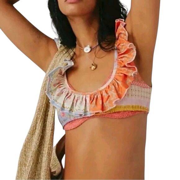 Free People As It Was TOP ONLY In Oaks Ruffle Print Size large Crop Top - Picture 1 of 8